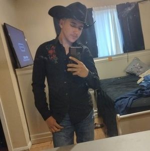 Meet your Posher, Leonel